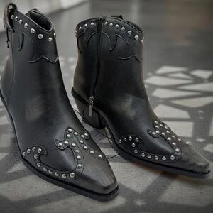 New Look Black Embellished Heeled Boots